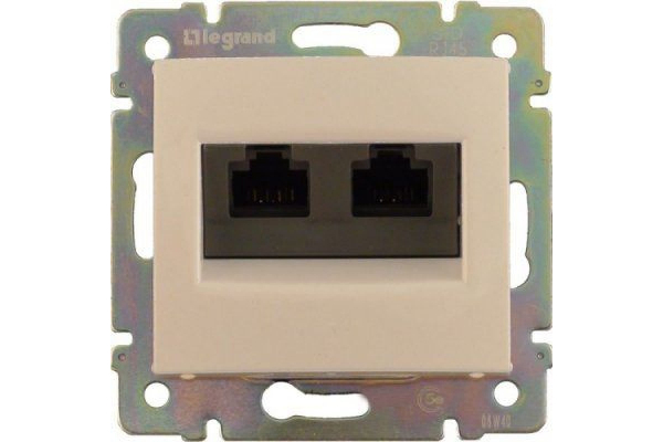 Розетка компьютерная RJ45х2 в рамку категория 5е бежевая VALENA Legrand